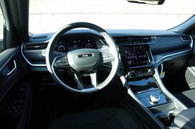 2025 Jeep Grand Cherokee GRAND CHEROKEE LAREDO 4X2 2025 Jeep Grand Cherokee GRAND CHEROKEE LAREDO 4X2