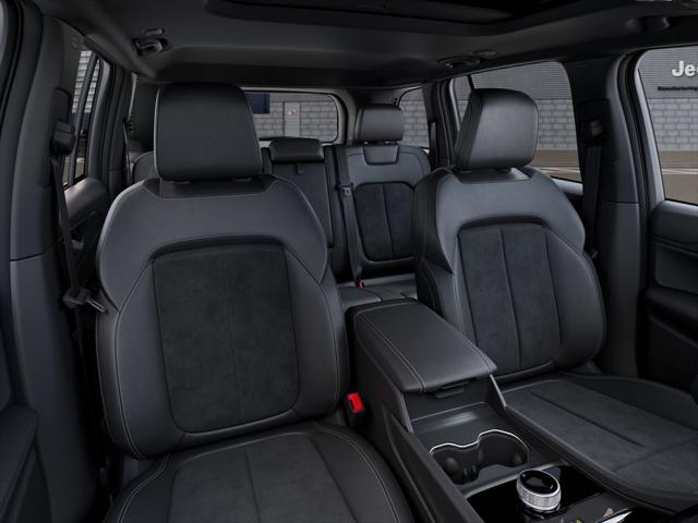 2025 Jeep Grand Cherokee Unknown
