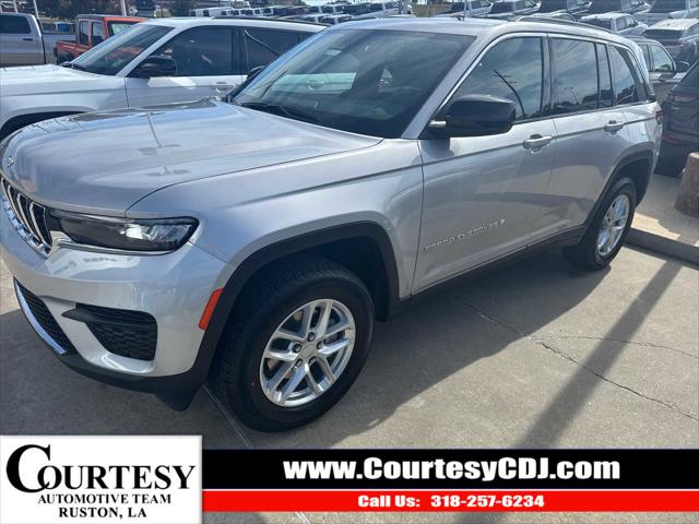 2025 Jeep Grand Cherokee GRAND CHEROKEE LAREDO X 4X4