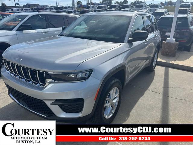 2025 Jeep Grand Cherokee GRAND CHEROKEE LAREDO X 4X4