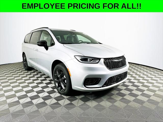 2026 Chrysler Pacifica PACIFICA SELECT AWD