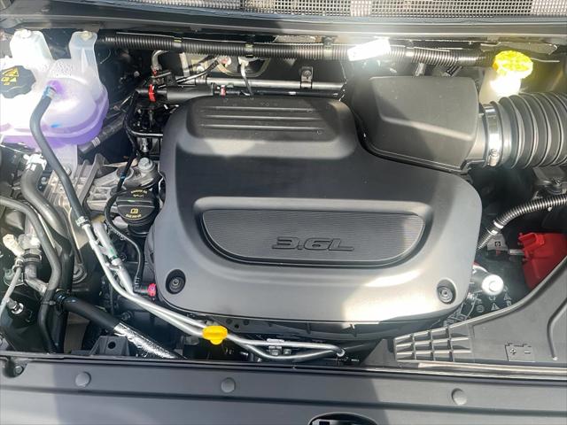 2026 Chrysler Pacifica Select AWD