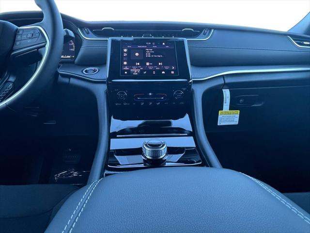 2025 Jeep Grand Cherokee GRAND CHEROKEE LAREDO 4X2 2025 Jeep Grand Cherokee GRAND CHEROKEE LAREDO 4X2