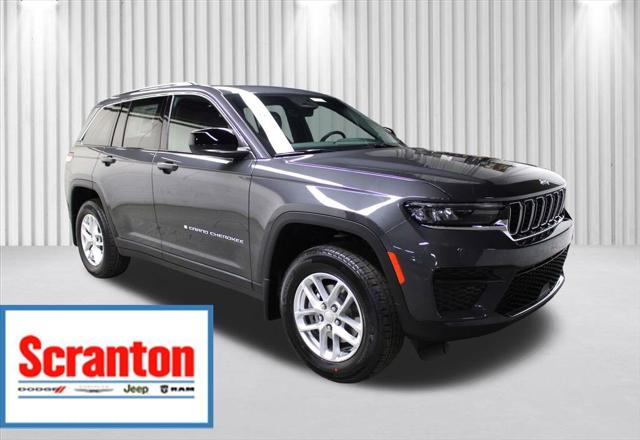 2025 Jeep Grand Cherokee GRAND CHEROKEE LAREDO X 4X4