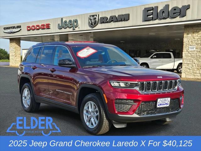 2025 Jeep Grand Cherokee GRAND CHEROKEE LAREDO X 4X4