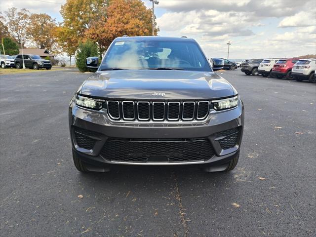 2025 Jeep Grand Cherokee GRAND CHEROKEE LAREDO X 4X4 2025 Jeep Grand Cherokee GRAND CHEROKEE LAREDO X 4X4