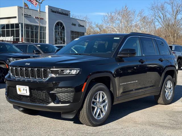 2025 Jeep Grand Cherokee GRAND CHEROKEE LAREDO X 4X4
