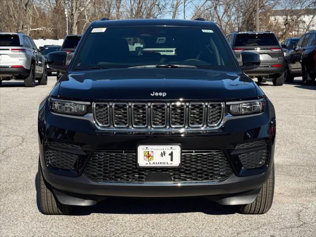 2025 Jeep Grand Cherokee GRAND CHEROKEE LAREDO X 4X4