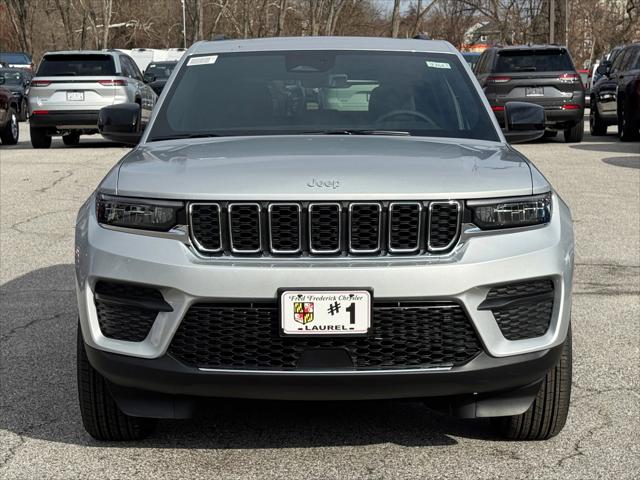 2025 Jeep Grand Cherokee GRAND CHEROKEE LAREDO X 4X4