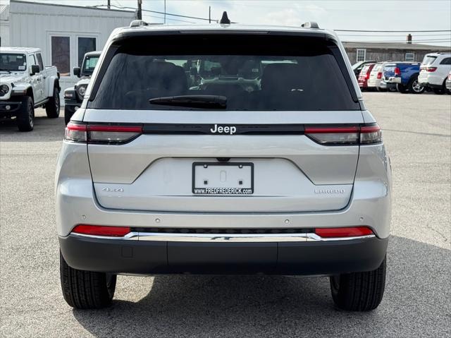 2025 Jeep Grand Cherokee Laredo X 4x4