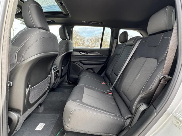 2025 Jeep Grand Cherokee Laredo X 4x4