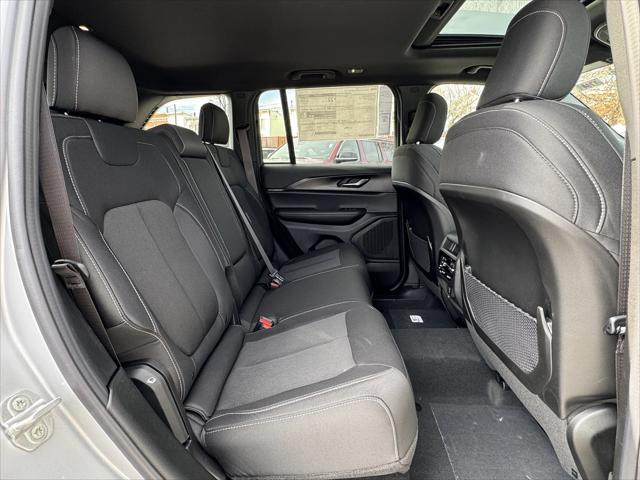 2025 Jeep Grand Cherokee Laredo X 4x4