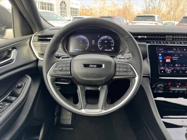 2025 Jeep Grand Cherokee Laredo X 4x4