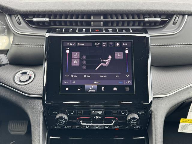 2025 Jeep Grand Cherokee Laredo X 4x4