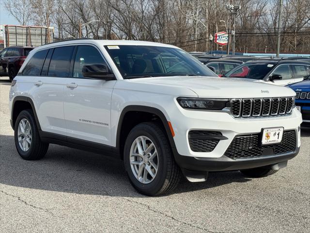 2025 Jeep Grand Cherokee GRAND CHEROKEE LAREDO X 4X4