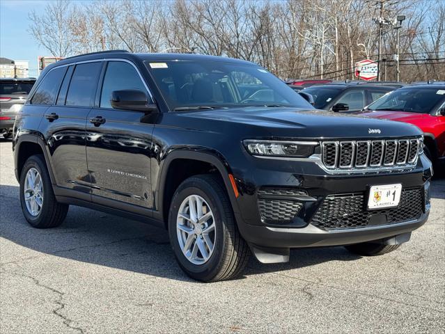 2025 Jeep Grand Cherokee GRAND CHEROKEE LAREDO X 4X4