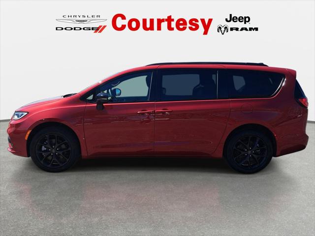 2026 Chrysler Pacifica Select AWD