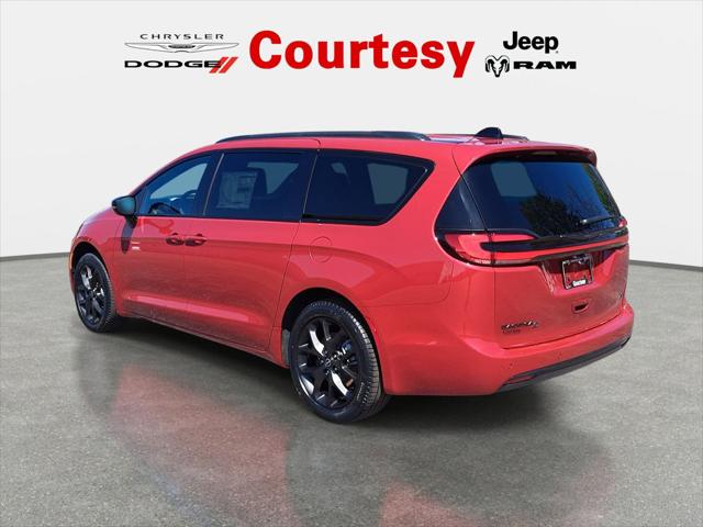 2026 Chrysler Pacifica Select AWD