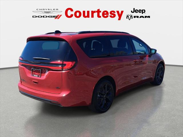 2026 Chrysler Pacifica Select AWD