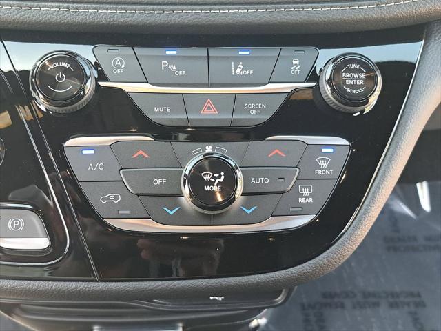 2026 Chrysler Pacifica Select AWD