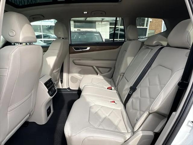 2026 Volkswagen Atlas SE with Technology