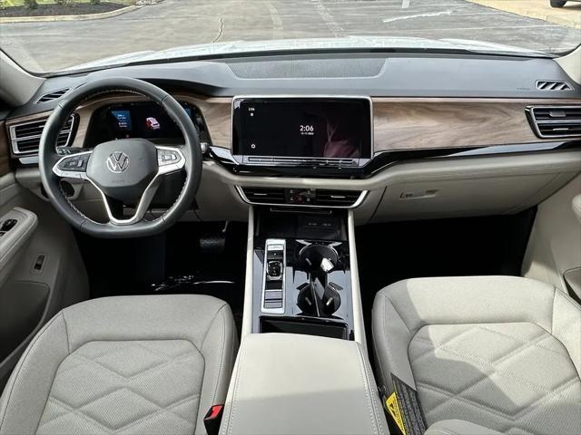 2026 Volkswagen Atlas SE with Technology