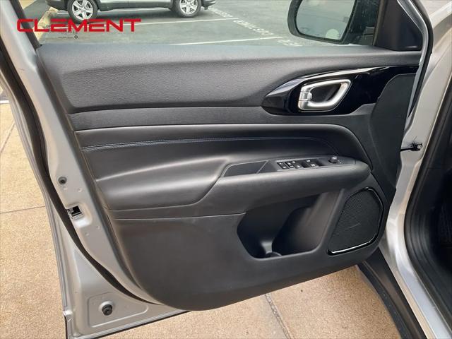 2026 Jeep Compass Latitude Altitude