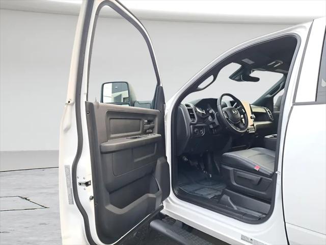 2026 Ram 3500 Tradesman Crew Cab 4x4 8' Box