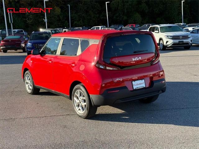 2022 Kia Soul S 2022 Kia Soul S