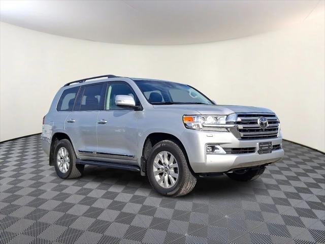 2017 Toyota Land Cruiser V8