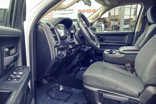 2020 RAM 2500 Tradesman Crew Cab 4X4 8 Box