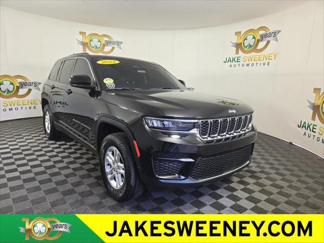 2022 Jeep Grand Cherokee Laredo 4x4
