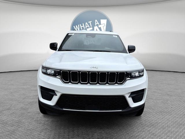 2025 Jeep Grand Cherokee GRAND CHEROKEE LAREDO 4X4 2025 Jeep Grand Cherokee GRAND CHEROKEE LAREDO 4X4