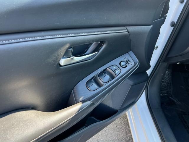2024 Nissan Sentra SV Xtronic CVT