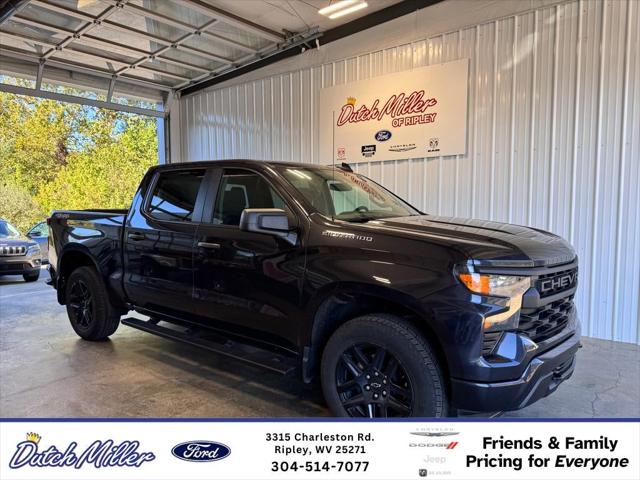 2022 Chevrolet Silverado 1500 4WD Crew Cab Short Bed Custom 2022 Chevrolet Silverado 1500 4WD Crew Cab Short Bed Custom