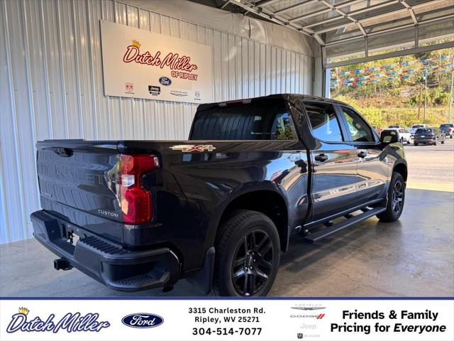 2022 Chevrolet Silverado 1500 4WD Crew Cab Short Bed Custom 2022 Chevrolet Silverado 1500 4WD Crew Cab Short Bed Custom