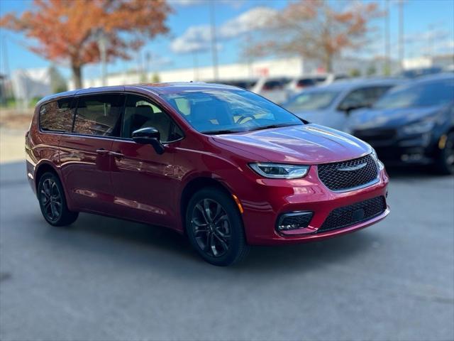 2026 Chrysler Pacifica PACIFICA SELECT AWD