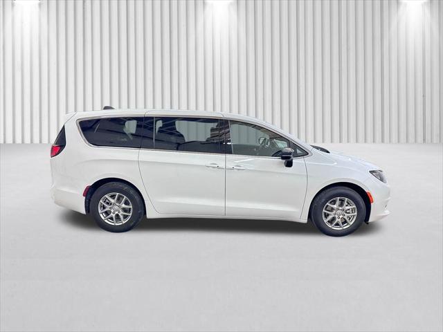 2026 Chrysler Voyager VOYAGER LX