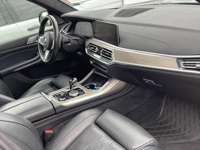 2020 BMW X7 M50i - Photo 11