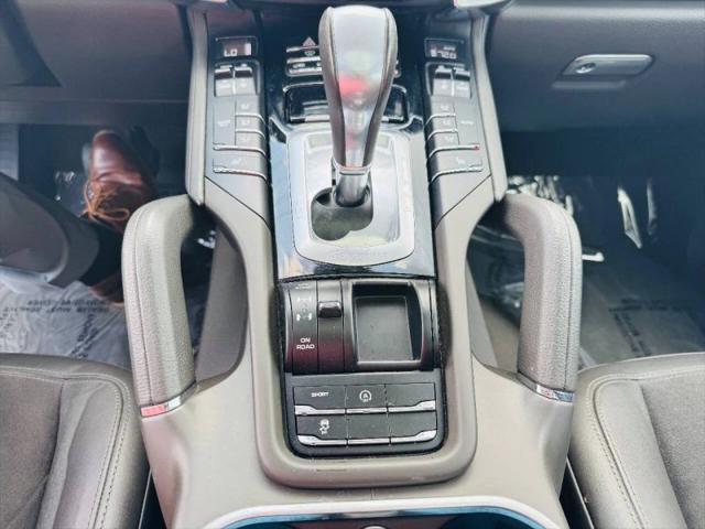 2017 Porsche Cayenne Platinum Edition