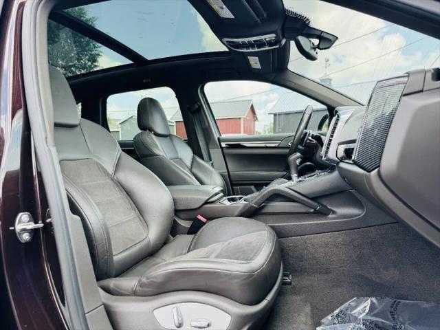 2017 Porsche Cayenne Platinum Edition