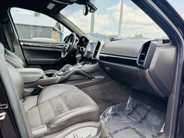 2017 Porsche Cayenne Platinum Edition
