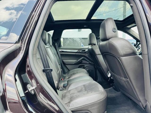 2017 Porsche Cayenne Platinum Edition