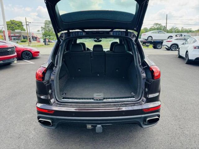 2017 Porsche Cayenne Platinum Edition