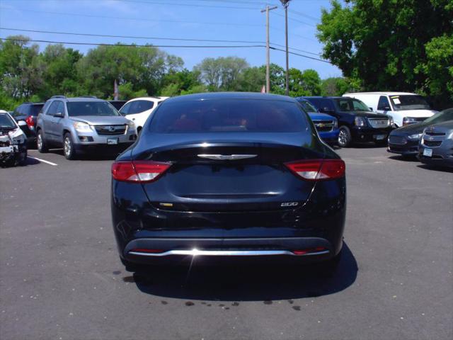 2016 Chrysler 200 Limited