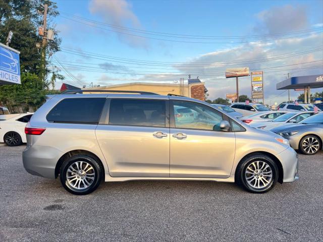 2018 Toyota Sienna XLE 8 Passenger