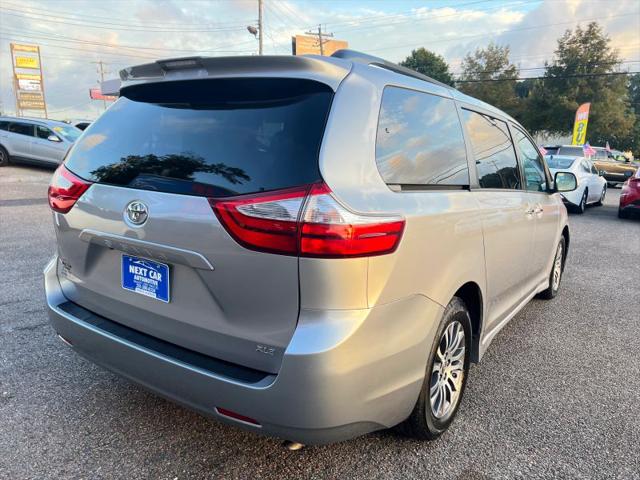 2018 Toyota Sienna XLE 8 Passenger