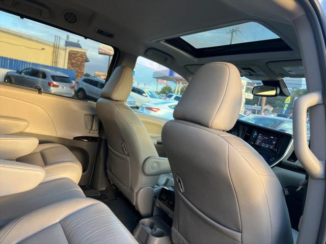 2018 Toyota Sienna XLE 8 Passenger
