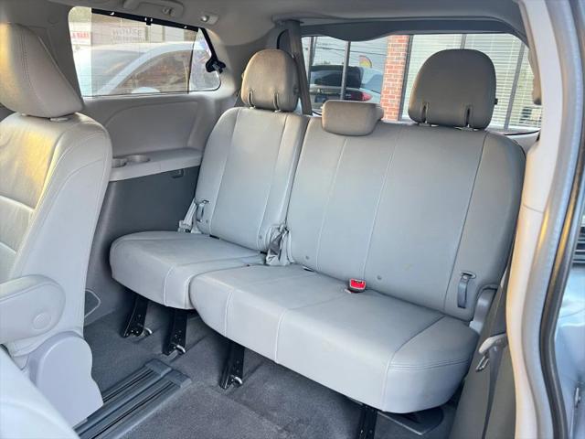 2018 Toyota Sienna XLE 8 Passenger