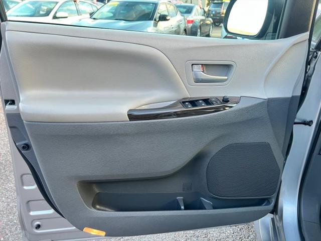 2018 Toyota Sienna XLE 8 Passenger